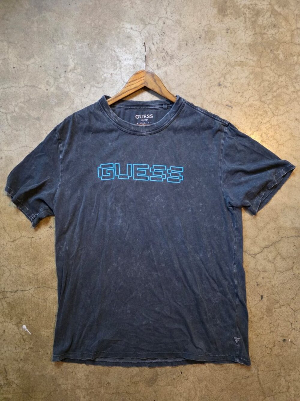 GUESS Men’s Medium Casual Shirt Classic Designer Style
